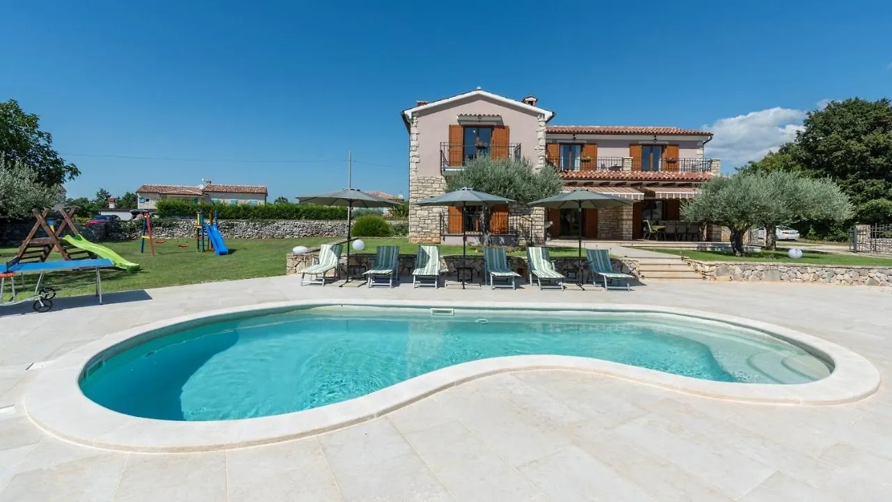 Villa Marijanin Vrt Tinjan Guest house