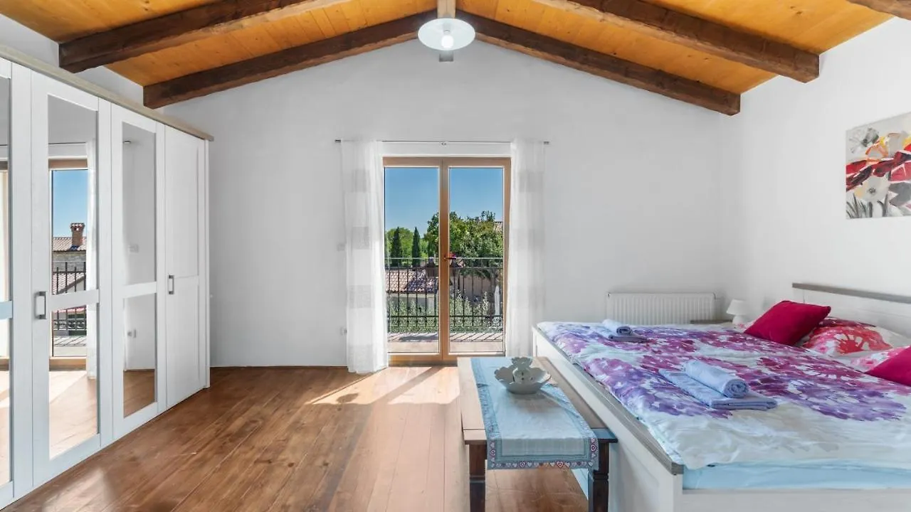Villa Marijanin Vrt Tinjan Guest house