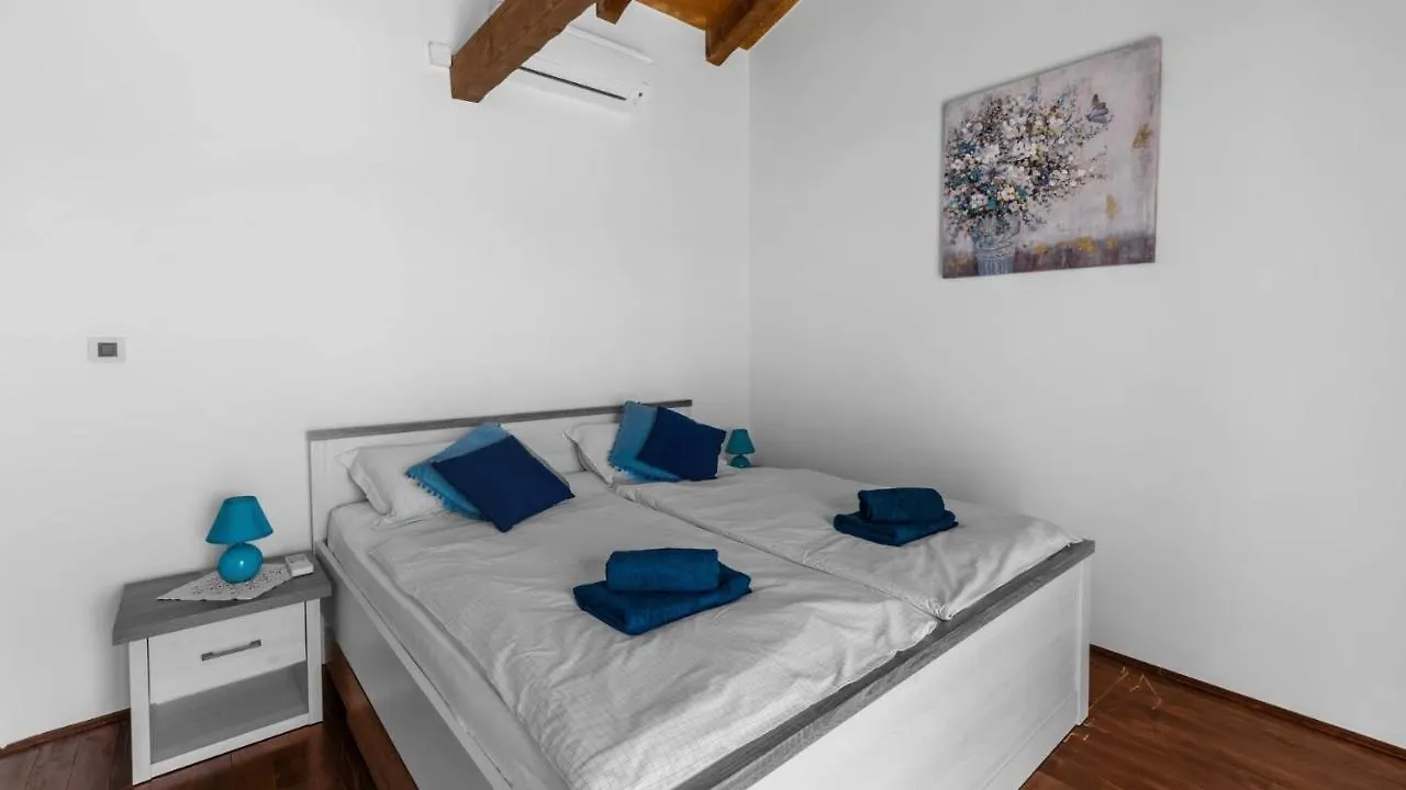 Guest house Villa Marijanin Vrt Tinjan Croatia