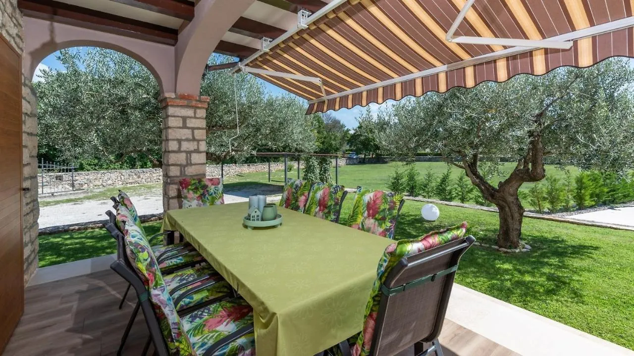 Guest house Villa Marijanin Vrt Tinjan Croatia