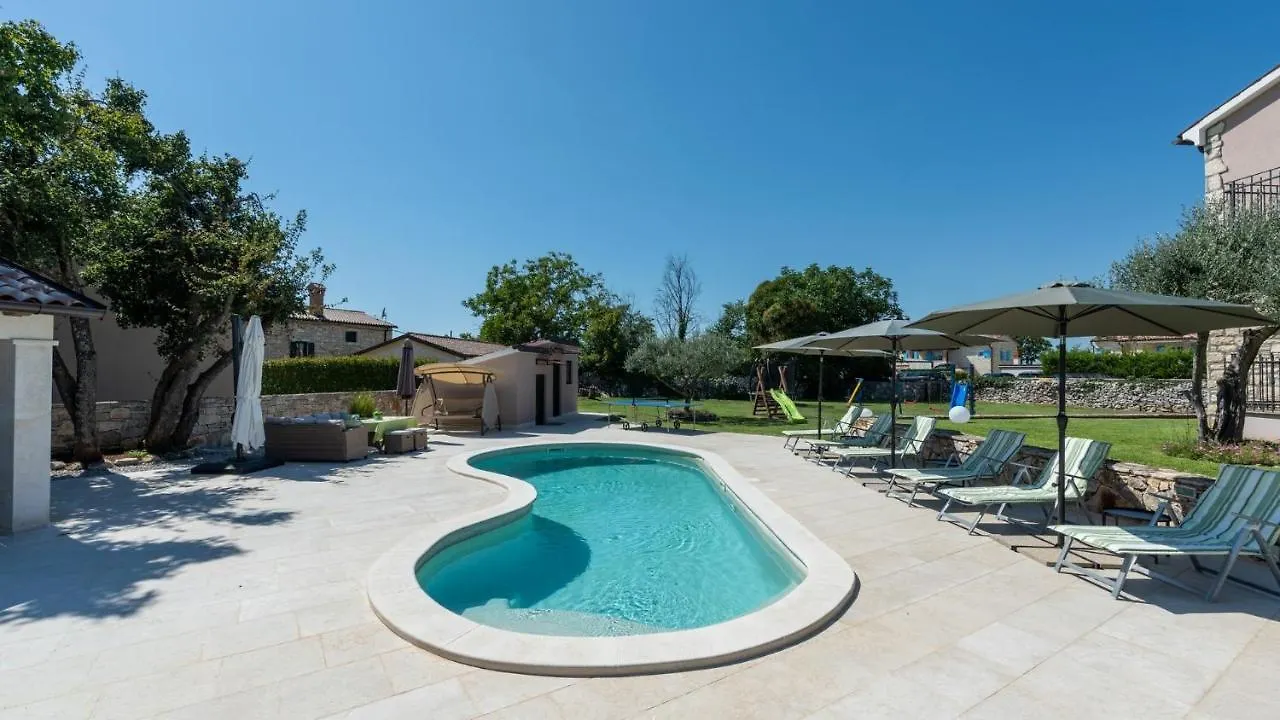 Villa Marijanin Vrt Tinjan Guest house